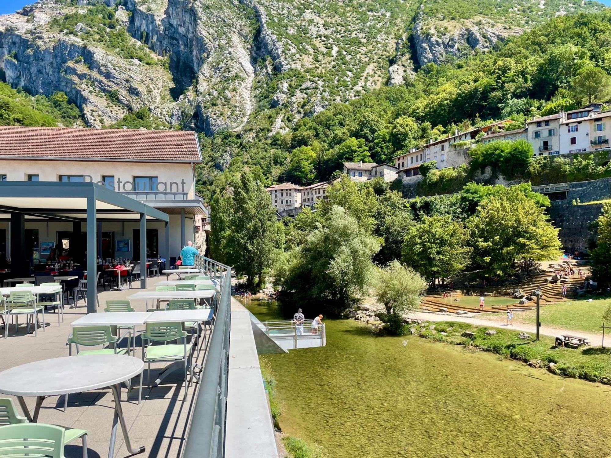 Hotel Du Musee De L'Eau Pont-en-Royans Exterior photo
