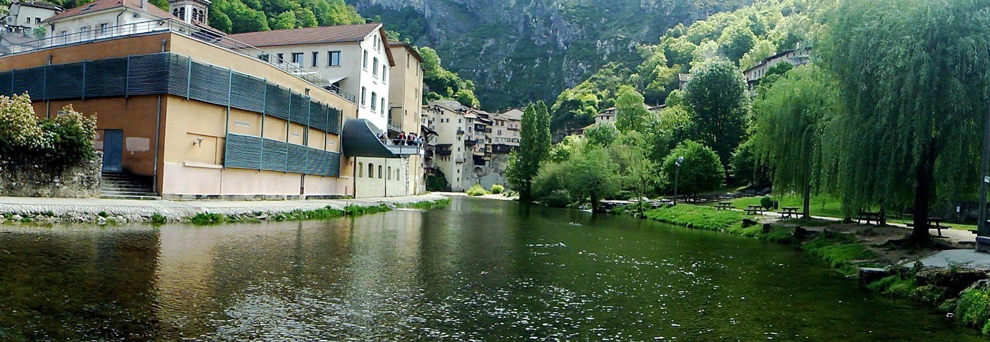 Hotel Du Musee De L'Eau Pont-en-Royans Exterior photo